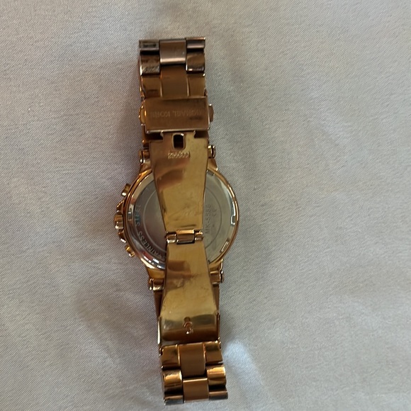 Michael Kors Watch - Picture 4 of 5